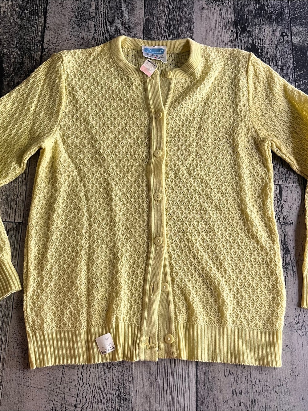 Vintage 80’s knit cardigan yellow